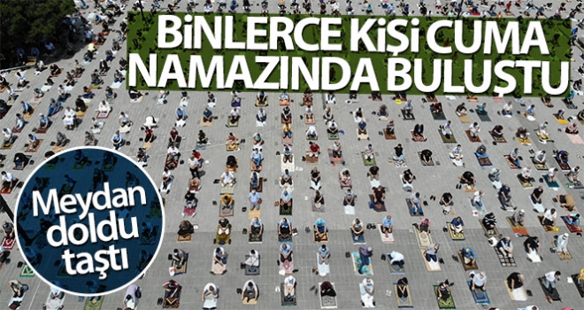 Esenyurt Meydanında binlerce kişi cuma namazında buluştu