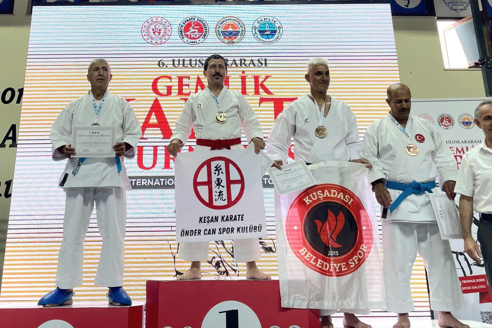 Keşanlı sporculardan Gemlikte madalya başarısı