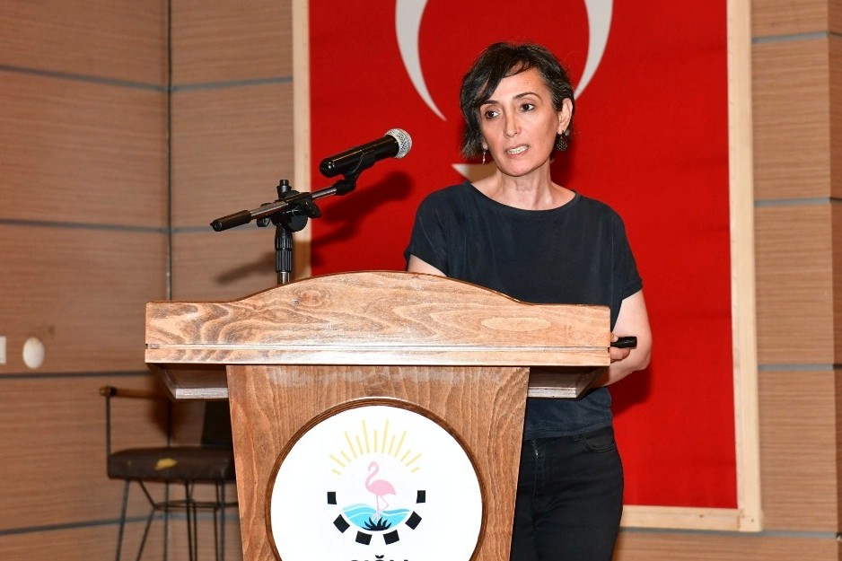 İzmir Çiğliden bağımlılığa karşı farkındalık semineri