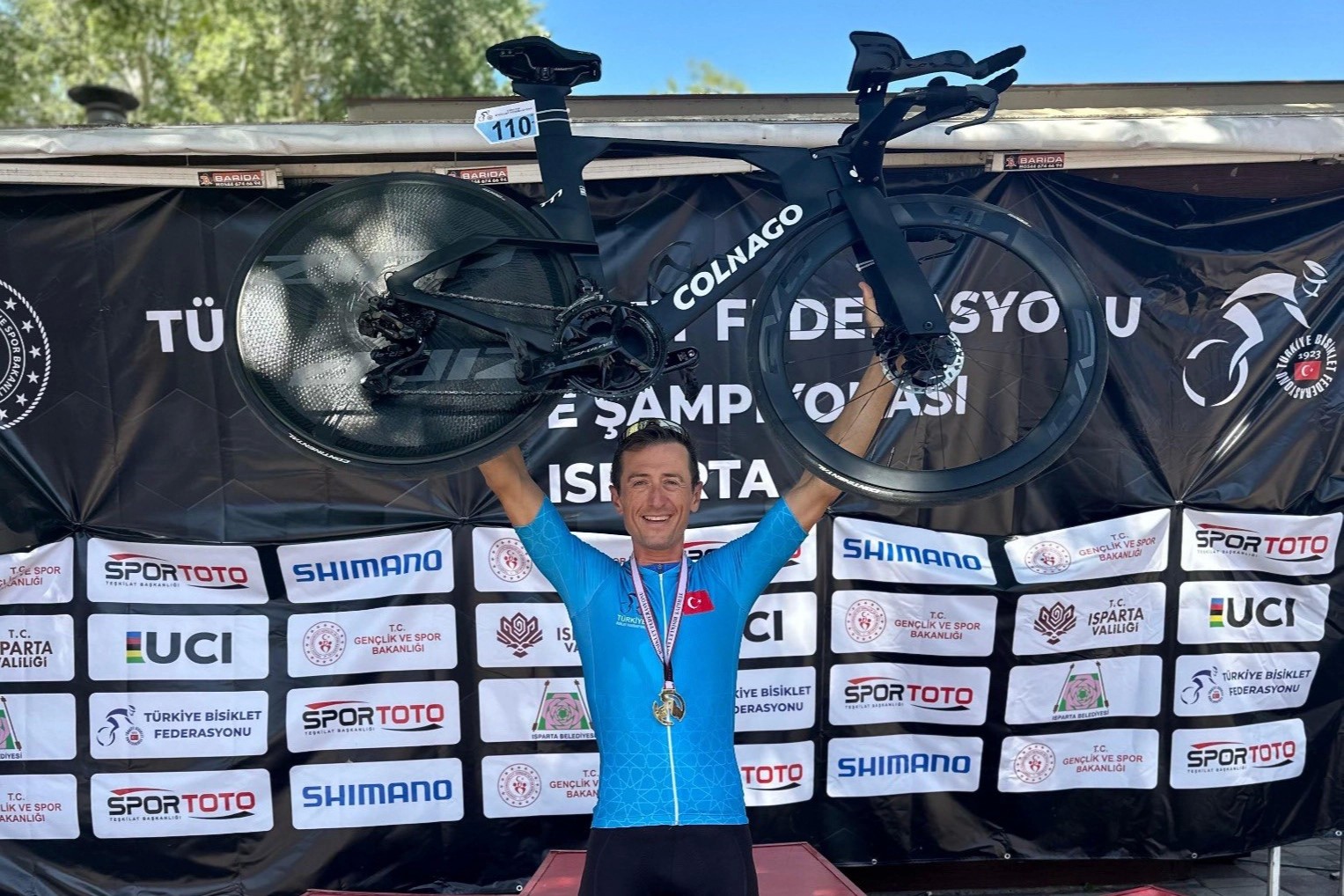 Mudanyanın bisiklet sporcusu zirveye pedal çevirdi