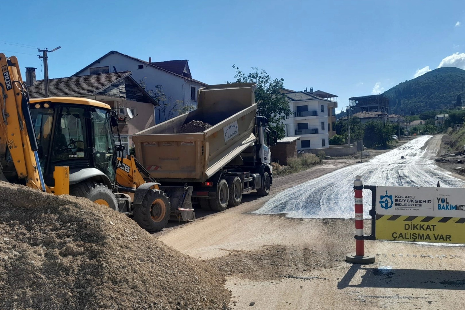 Sakaryada Karamürsel Ereğli Mahallesi’nde yeni yol konforu