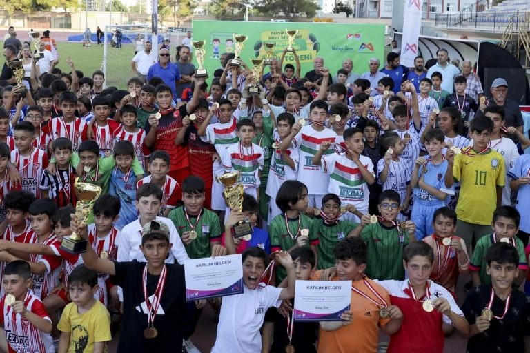 Mersinde ‘U-11 / U-12 Futbol Şenlik Ligi’ sona erdi