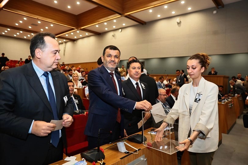 Ege Belediyeler Birliğinin yeni Başkanı Bülent Nuri Çavuşoğlu