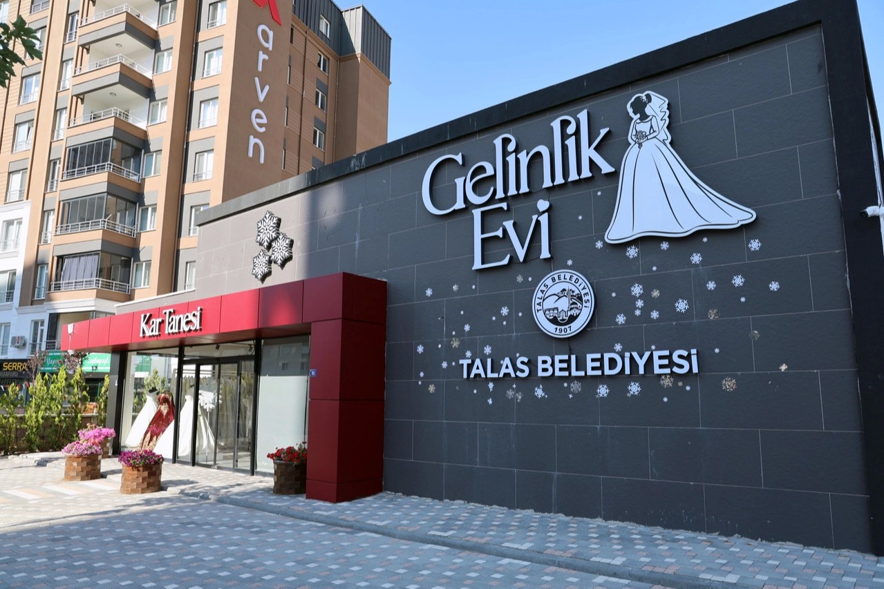 Kayseri Talas Kar Tanesi Gelinlik Evine büyük ilgi