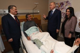 Cumhurbaşkanı Erdoğan'dan hastanedeki depremzedelere ziyaret