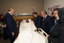 Cumhurbaşkanı Erdoğan'dan hastanedeki depremzedelere ziyaret