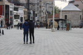 Taksim'de dikkat çeken yoğunluk