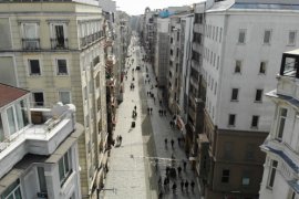 Taksim'de dikkat çeken yoğunluk
