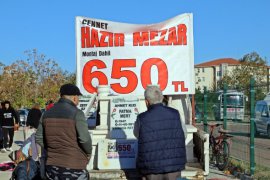 Semt pazarında görünce akın ettiler!