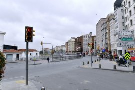 Taksim Meydanı ve İstiklal Caddesi bomboş kaldı