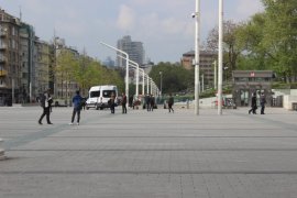 Taksim'de dikkat çeken yoğunluk
