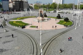 Taksim'de dikkat çeken yoğunluk
