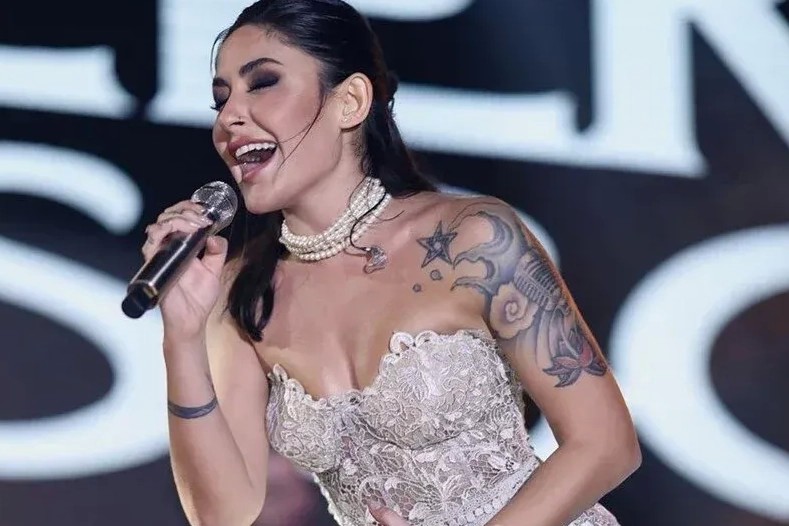 Melek Mossa kendine isim taktı