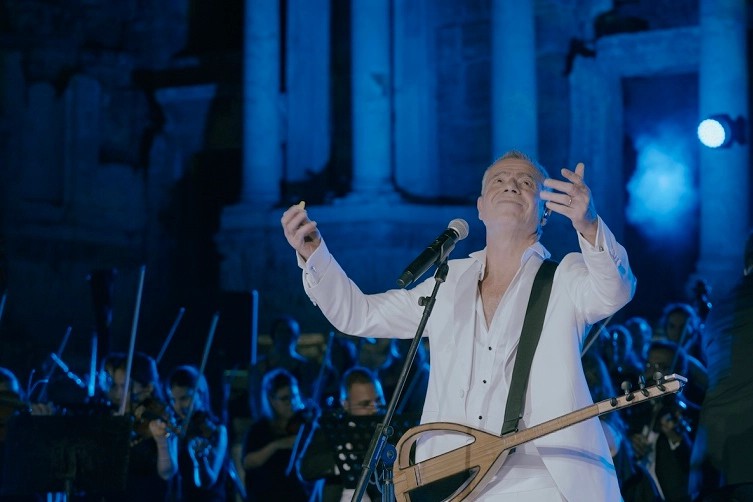 Levent Yüksel'den Pamukkale'de büyüleyici konser