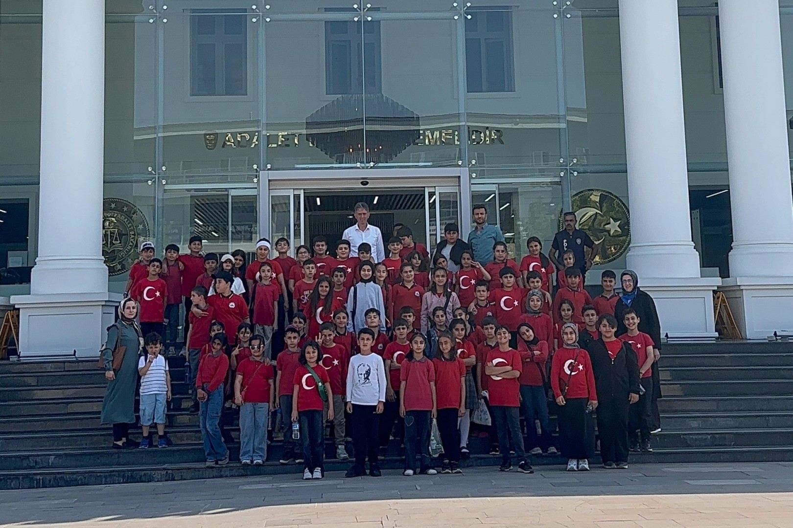 Düzce’de minik öğrencilerden Adliye ziyareti