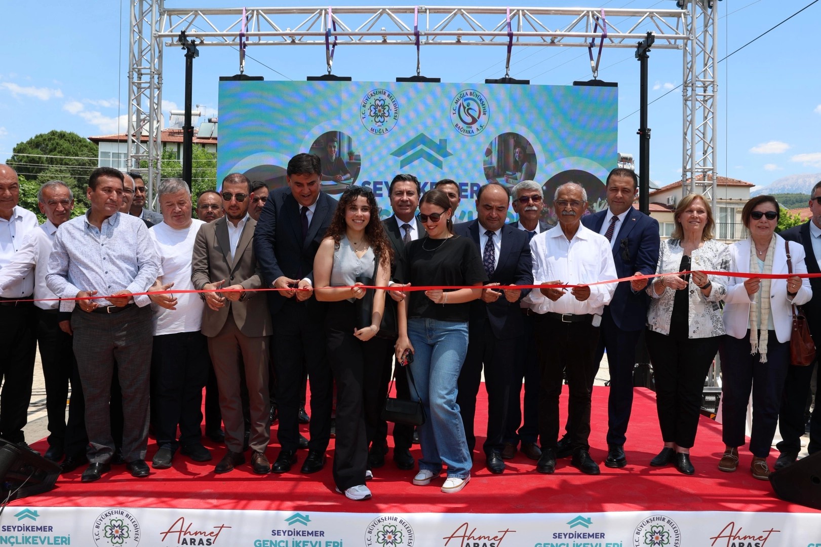 Muğla'da Seydikemer Gençlik Evleri kapılarını gençlere açtı
