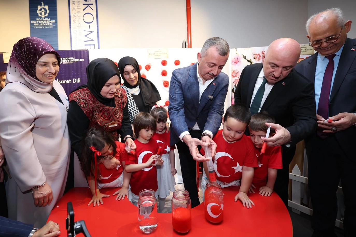 Kocaeli'de KO-MEK'in eserleri göz kamaştırdı