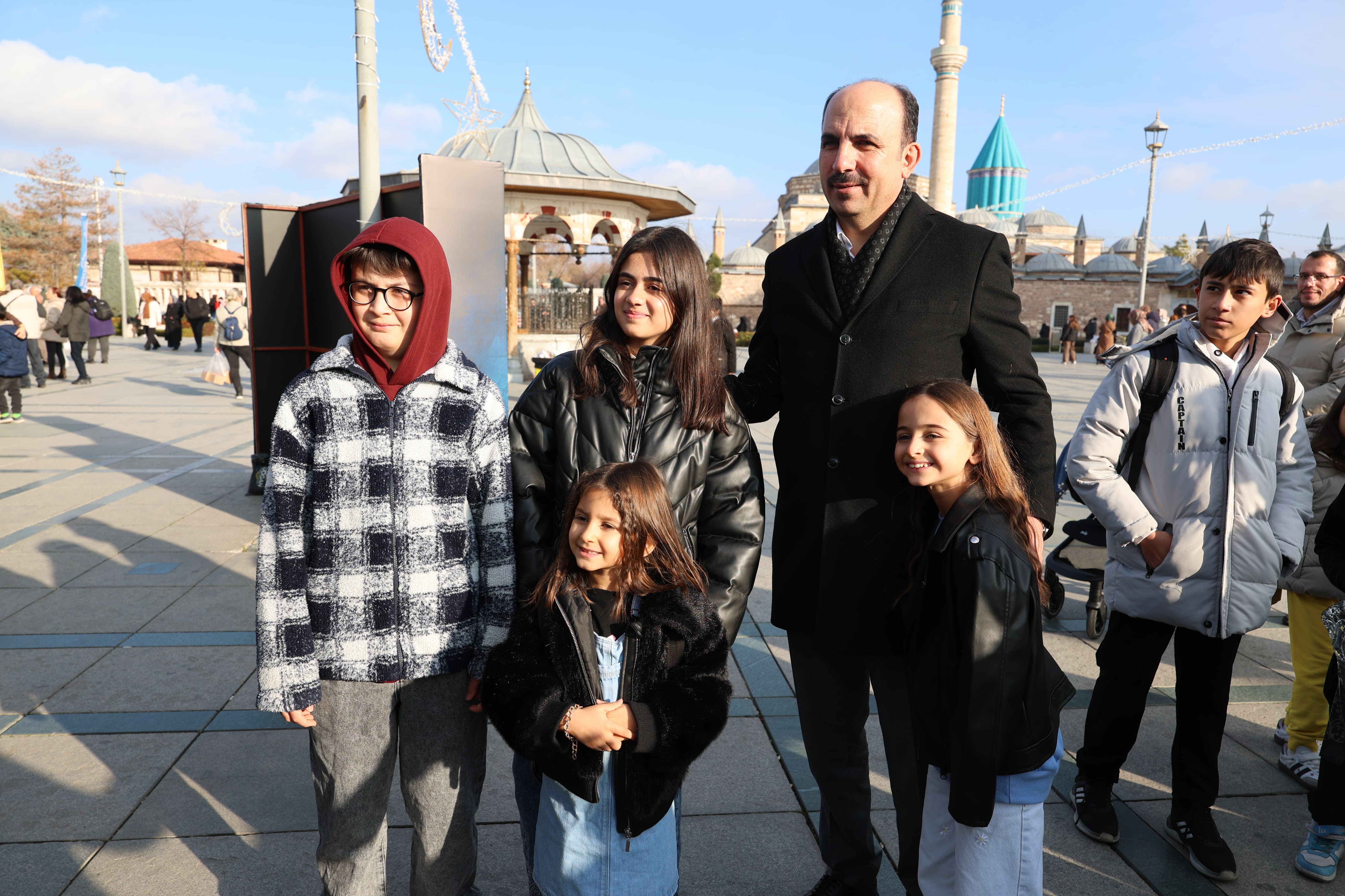 Başkan Altay, Şeb-i Arus Coşkusunu Misafirler ve Esnafla Paylaştı